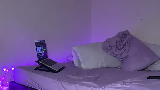 Dulce765b online show from February 28, 2026, 2:12 am