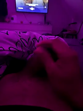 crxolavo online show from December 16, 2025, 6:46 pm