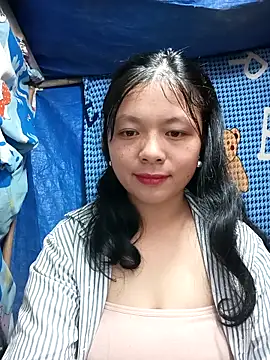 lisa-bae00 online show from November 30, 2025, 10:19 am