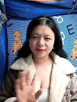 lisa-bae00 online show from December 22, 2025, 11:51 am