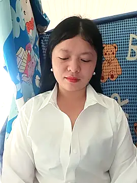 lisa-bae00 online show from April 9, 2026, 12:32 am