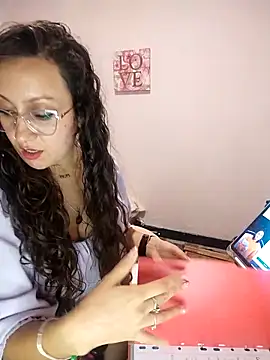 Snapshot of Pinkvixen69 chatting on February 9, 2026, 7:40 pm Pinkvixen69 online show from February 9, 2026, 7:40 pm