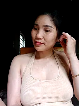 Snapshot of Bear_bear0 chatting on April 24, 2026, 1:19 am Bear bear0 online show from April 24, 2026, 1:19 am