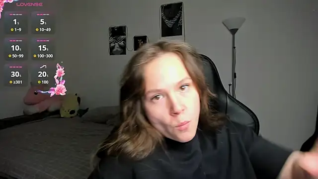cute little Emily online show from October 22, 2025, 5:02 pm
