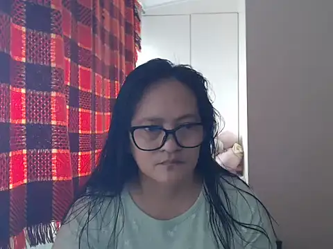 Kinkybela2025 online show from April 15, 2026, 12:39 am