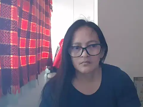 Kinkybela2025 online show from April 19, 2026, 1:27 am