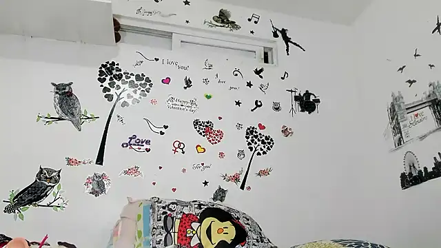 Snapshot of YAILIN_04 chatting on December 3, 2025, 1:57 am YAILIN 04 online show from December 3, 2025, 1:57 am