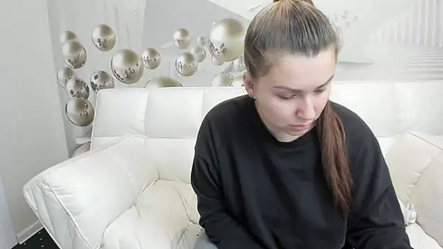 Julia henny3 online show from October 21, 2025, 1:12 pm