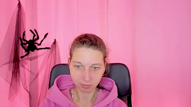 CuteEllii online show from November 13, 2025, 11:09 am