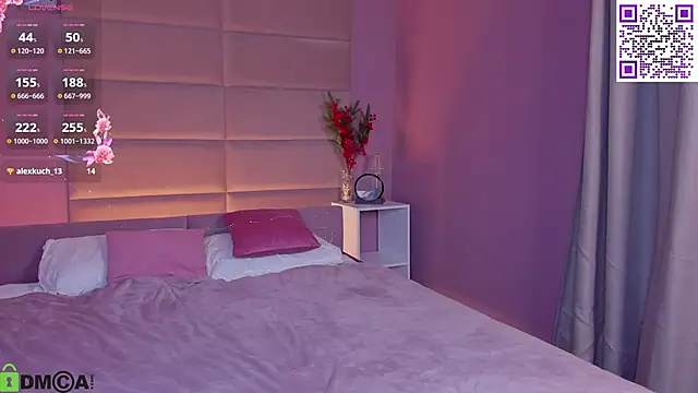 Holly Rays online show from December 16, 2025, 1:32 am