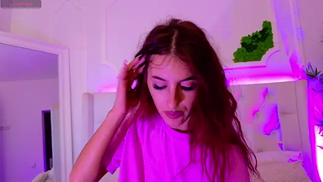 ElisaCharm online show from July 7, 2026, 4:04 am
