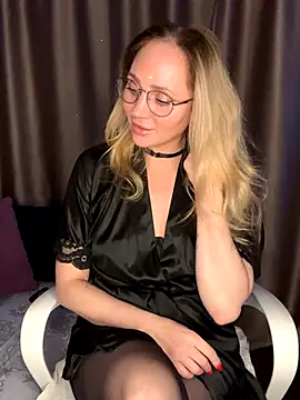 Drink me all up online show from November 17, 2025, 9:42 pm