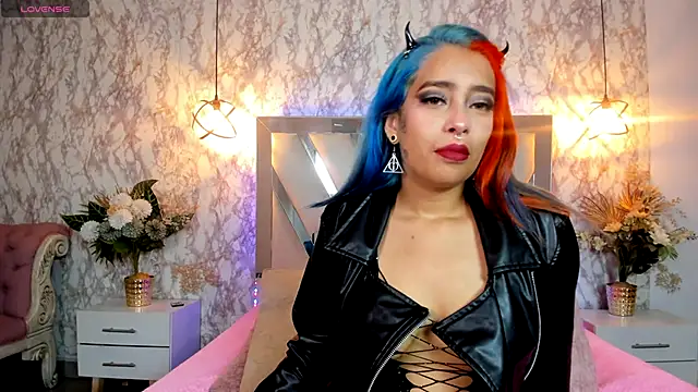 Cristall ravven online show from October 21, 2025, 2:18 pm