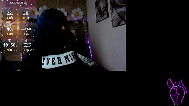 Cristall ravven online show from November 4, 2025, 8:08 pm