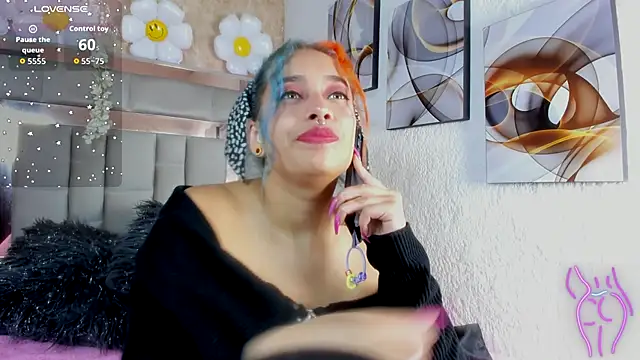 Cristall ravven online show from November 18, 2025, 7:40 pm