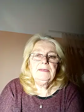 AmyLove353 online show from October 30, 2025, 10:21 pm