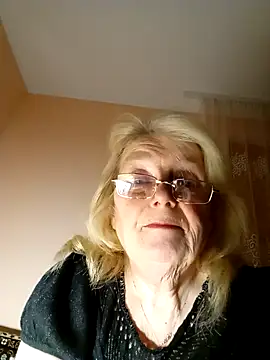 AmyLove353 online show from November 15, 2025, 10:59 pm