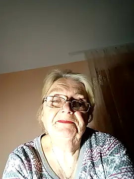 AmyLove353 online show from November 26, 2025, 10:22 pm