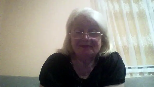Snapshot of AmyLove353 chatting on May 4, 2026, 10:06 pm AmyLove353 online show from May 4, 2026, 10:06 pm