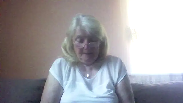 Snapshot of AmyLove353 chatting on May 20, 2026, 3:34 am AmyLove353 online show from May 20, 2026, 3:34 am