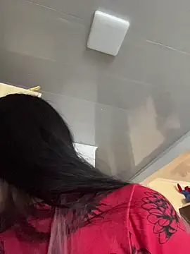 Violeet-Smith online show from December 19, 2025, 5:42 pm