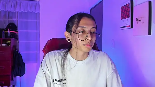  Astrea  online show from February 20, 2026, 1:02 am