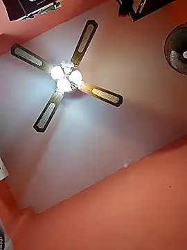 Snapshot of Danii2005 chatting on October 30, 2025, 1:56 pm Danii2005 online show from October 30, 2025, 1:56 pm