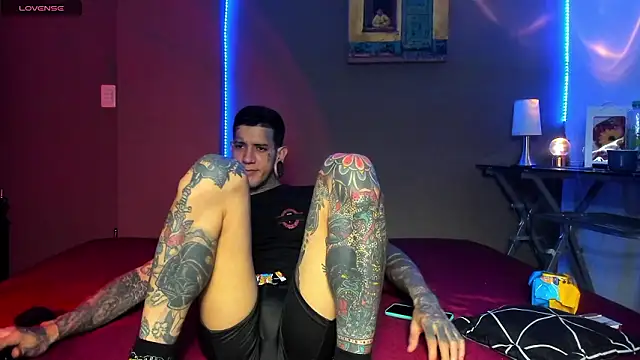 cleoo jhonny online show from March 30, 2026, 1:39 am