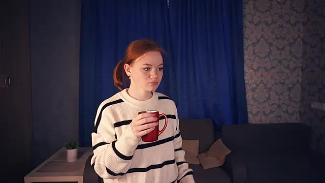 Snapshot of KarlynGow chatting on November 9, 2025, 6:12 am KarlynGow online show from November 9, 2025, 6:12 am