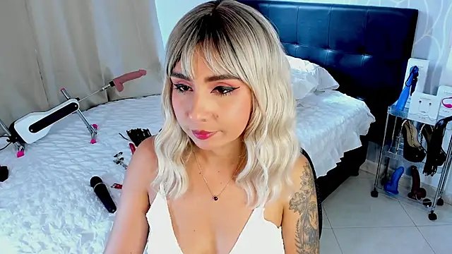 Snapshot of Emilyvalk_ chatting on February 3, 2026, 6:13 pm Emilyvalk online show from February 3, 2026, 6:13 pm