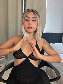 Snapshot of Emilyvalk_ chatting on May 30, 2026, 8:39 pm Emilyvalk online show from May 30, 2026, 8:39 pm
