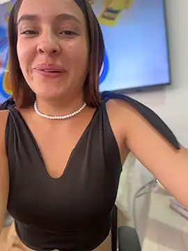 Talia Bonet online show from April 8, 2026, 5:57 pm