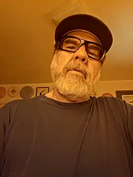Snapshot of pena633 chatting on May 19, 2026, 3:46 am pena633 online show from May 19, 2026, 3:46 am