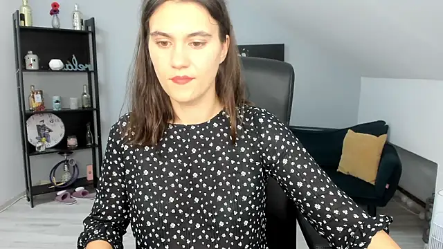 Snapshot of IzzyMonro chatting on October 22, 2025, 8:30 pm IzzyMonro online show from October 22, 2025, 8:30 pm