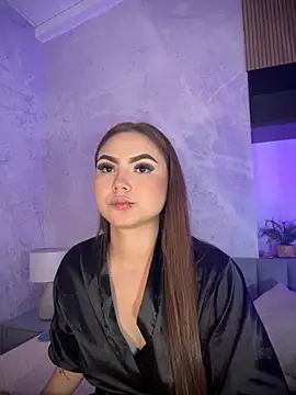 Snapshot of Beella1_ chatting on November 3, 2025, 11:44 am Beella1 online show from November 3, 2025, 11:44 am