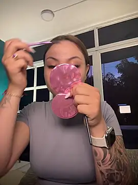 Snapshot of Beella1_ chatting on November 27, 2025, 11:34 am Beella1 online show from November 27, 2025, 11:34 am