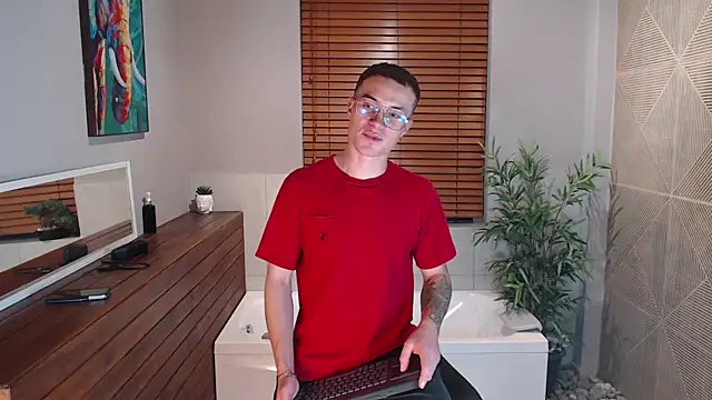 Snapshot of Lil_James chatting on November 15, 2025, 8:05 pm Lil James online show from November 15, 2025, 8:05 pm