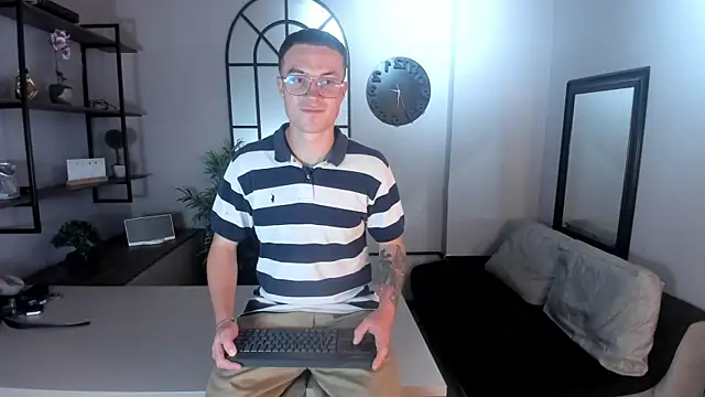 Snapshot of Lil_James chatting on November 20, 2025, 8:41 pm Lil James online show from November 20, 2025, 8:41 pm