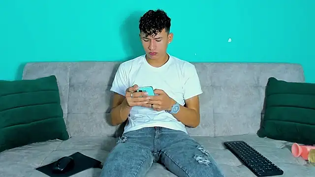 Nicolas Torres  online show from November 22, 2025, 2:21 am