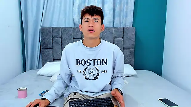 Nicolas Torres  online show from December 2, 2025, 7:25 am