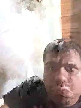 Snapshot of Leon202543 chatting on October 21, 2025, 4:51 pm Leon202543 online show from October 21, 2025, 4:51 pm