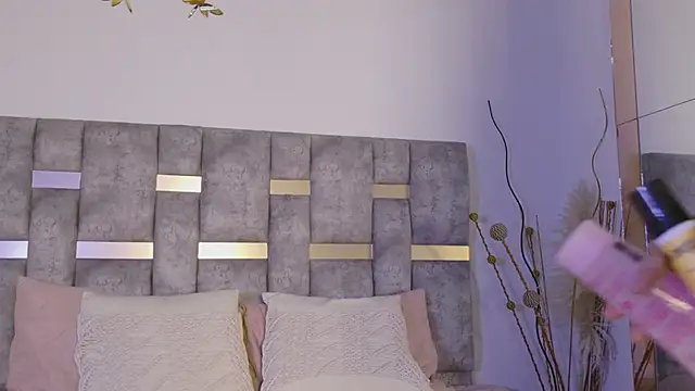 Karina Wong online show from November 1, 2025, 7:27 pm