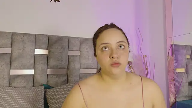 Karina Wong online show from November 7, 2025, 7:58 pm