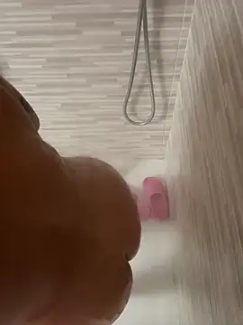 gatitalocahot online show from April 14, 2026, 8:15 pm