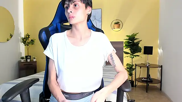 Snapshot of MartinnaGrecco chatting on October 25, 2025, 9:20 pm MartinnaGrecco online show from October 25, 2025, 9:20 pm