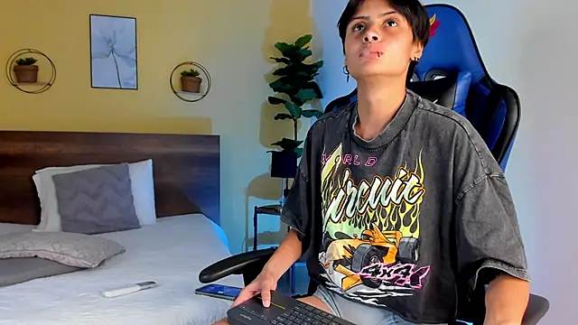 Snapshot of MartinnaGrecco chatting on November 10, 2025, 8:41 pm MartinnaGrecco online show from November 10, 2025, 8:41 pm