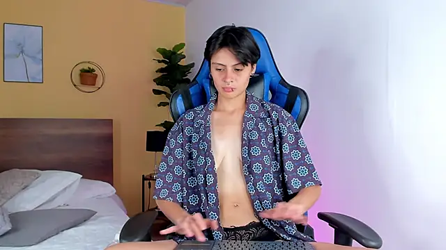 Snapshot of MartinnaGrecco chatting on November 14, 2025, 8:29 pm MartinnaGrecco online show from November 14, 2025, 8:29 pm