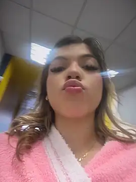 CheekyPeachXXX online show from June 17, 2026, 9:16 pm