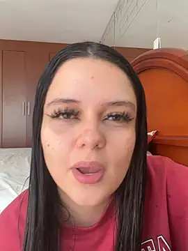 Snapshot of Selena_Roa chatting on June 3, 2026, 5:18 pm Selena Roa online show from June 3, 2026, 5:18 pm