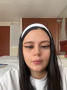 Snapshot of Selena_Roa chatting on June 7, 2026, 5:27 pm Selena Roa online show from June 7, 2026, 5:27 pm